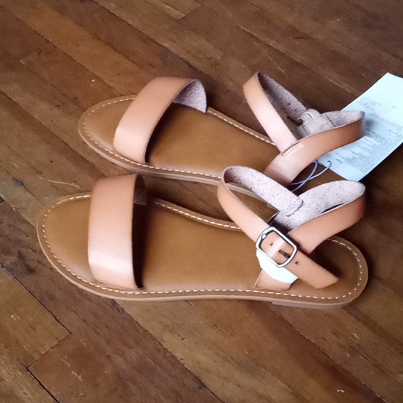 Camel Summer Sandles - Picture 2 of 6